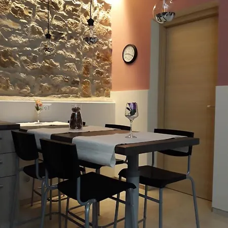 Antares קומיסו