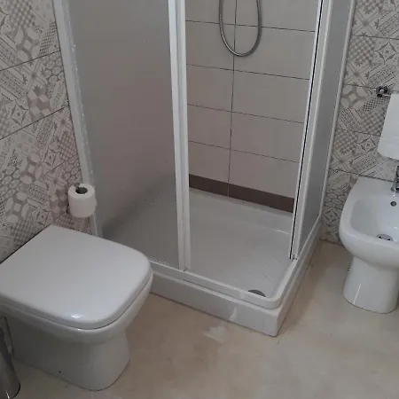 לינה וארוחת בוקר Antares 3*